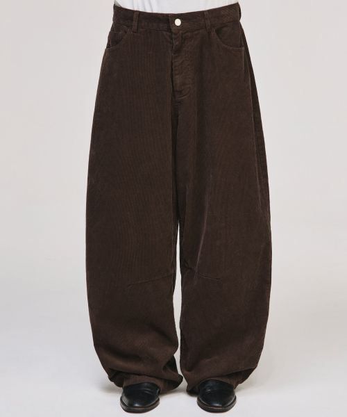 Wide Curved Dart Corduroy Pants