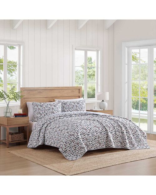 Tommy Hilfiger 136 Thread Count Boating Flags Cotton Reversible Quilt Set
