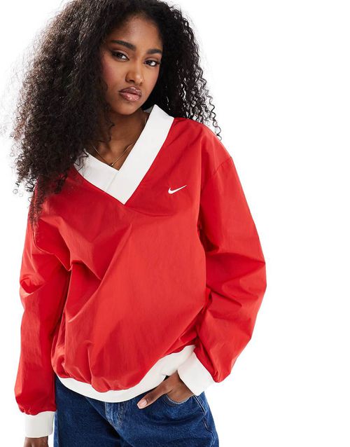 Essential woven v-neck sweatshirt in red