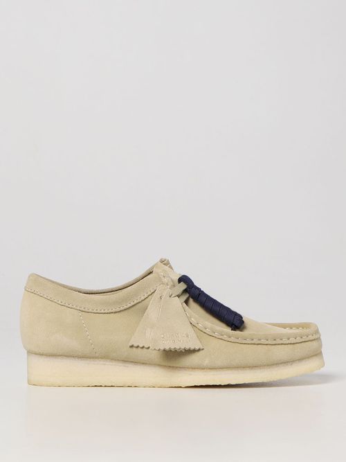 Chukka Boots Men color Beige