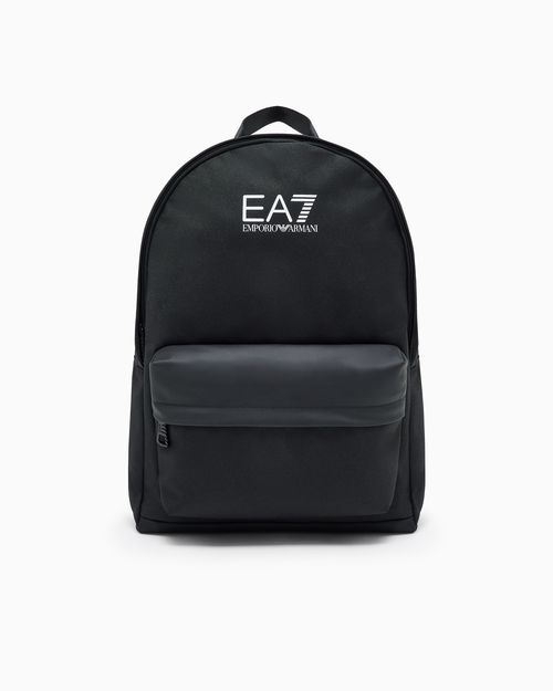 Train Core round backpack with oversized Logo