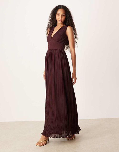 Pleated plunge maxi dress in wine-Red