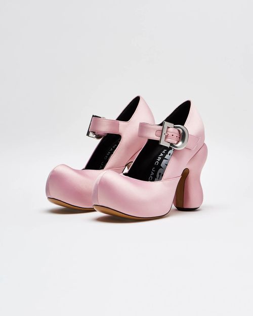MARC JACOBS Marc Jacobs The Satin Doll Pumps in Pink