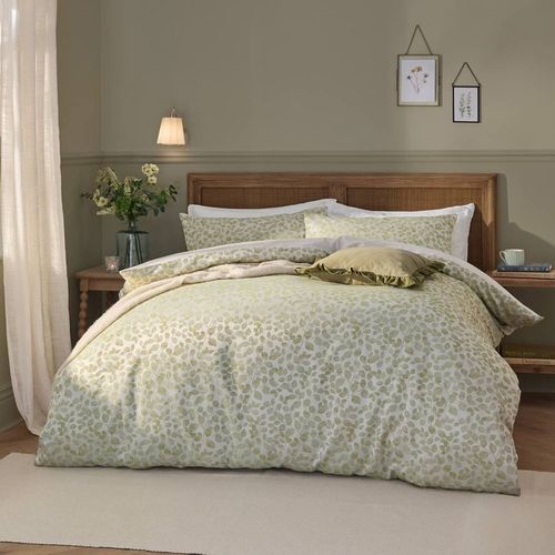 Wylder Unisex Grace Leaf Jacquard Satin Duvet Cover Set in Pale Green | : Single