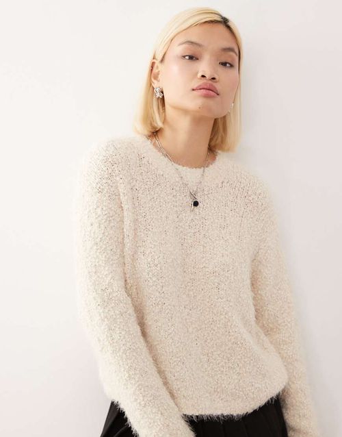 Crew neck fluffy knit sweater in cream-White