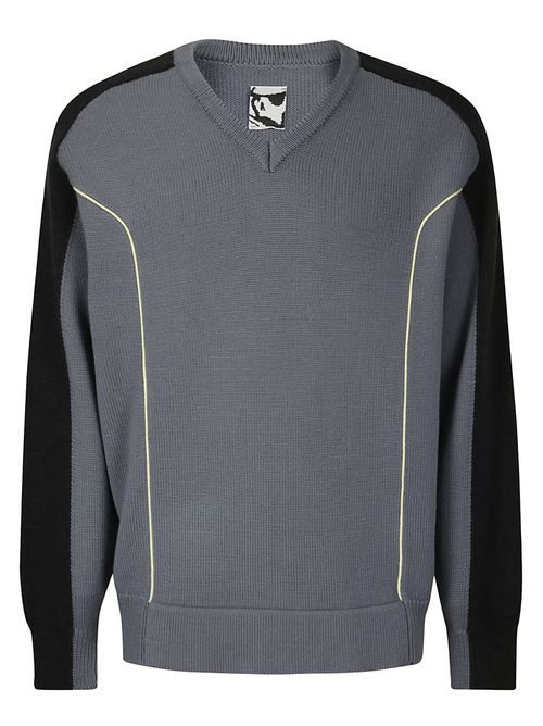 Piping V-neck