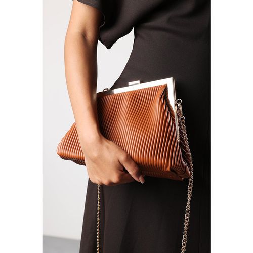 Where's That From Wheres Womens 'Haze' Pleated Frame Clutch Bag With Gold Chain Strap - Tan - One