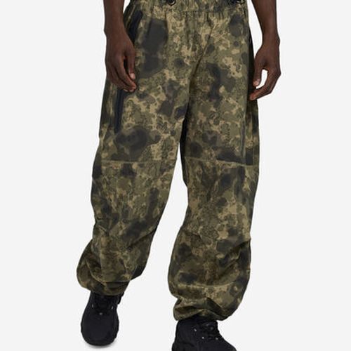 Men's Tech Woven Pants in Green