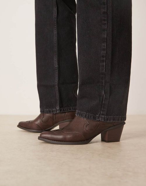 Western chelsea boots in brown with cuban heel