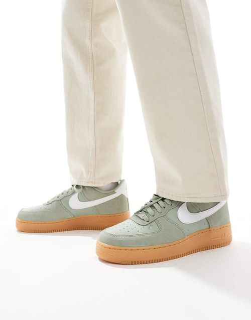 Air Force 1 '07 LV8 gum sole sneakers in green and white