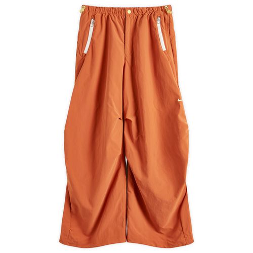 Nike Parachute Pant in Russet/Lemon