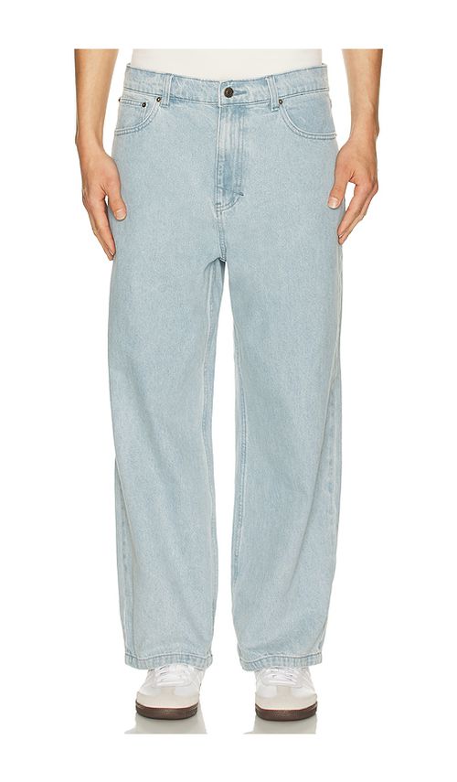 Rhythm PANTALON EN DENIM RELAXED en Blue. 30. Also , 33