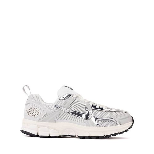 Nike Vomero 5 Athletic Shoe - Big Kid - Photon Dust / Gridiron / Sail / Chrome