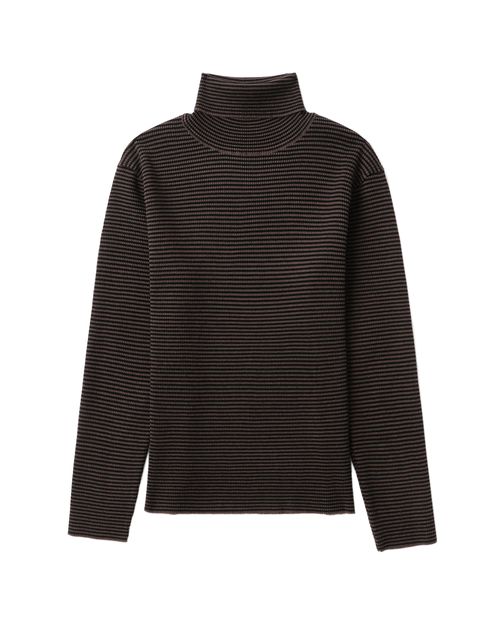 Turtle neck knit top