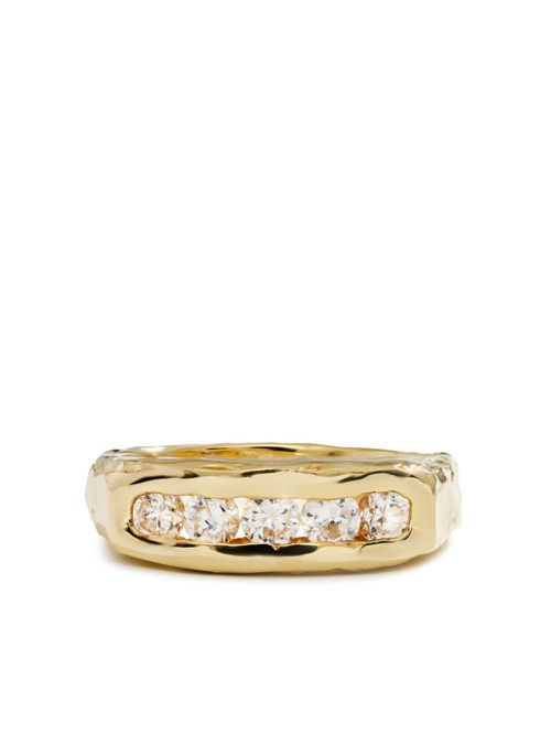 14K yellow gold Evoke diamond ring