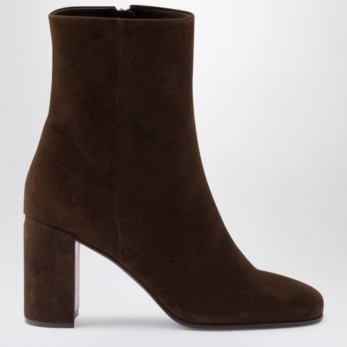 Dark brown suede boot