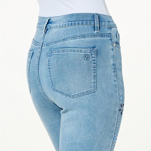 New Classic Stretch Embellished Bermuda Short - Ivory/Off White