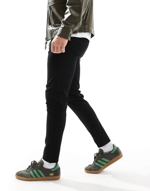 Slim fit chino pants in black