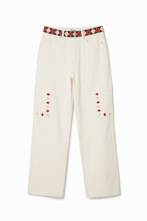 Cropped denim pants with diamond-shaped edge