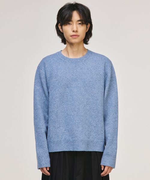 Blend Shade Round Neck Knit