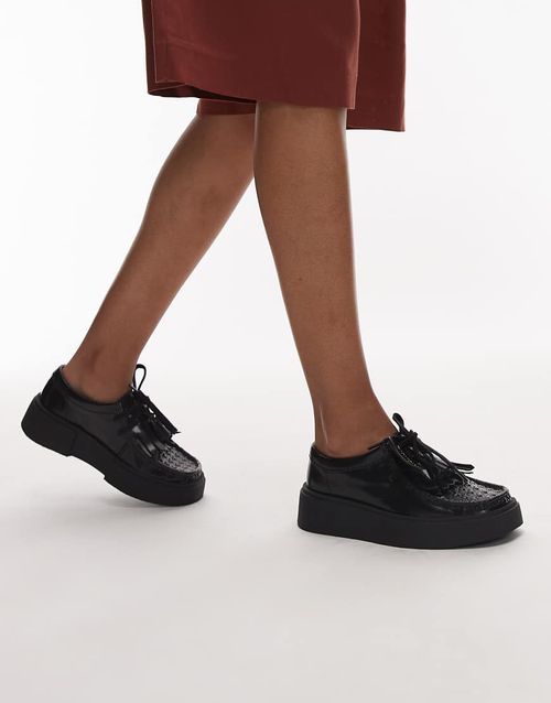 Torview leather tassle shoe with herringbone detail in black