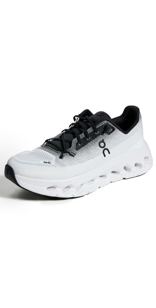 Cloudtilt Sneakers Black Ivory