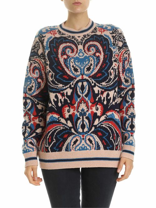 Pink pullover with contrasting pattern