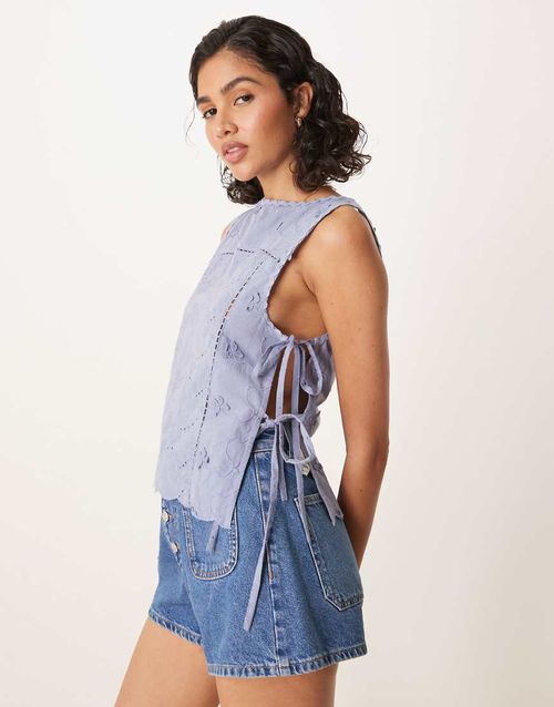 Tie sides embroidery top in blue