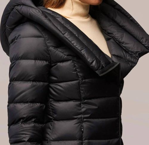 Jaya Knitted Hat In Black