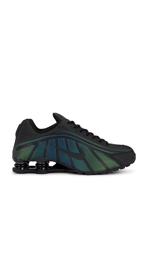Nike Shox R4 Se in Black. - 9 also .5, 11, 12