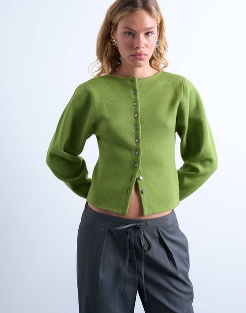 Knitted compact balloon sleeve cardigan in green