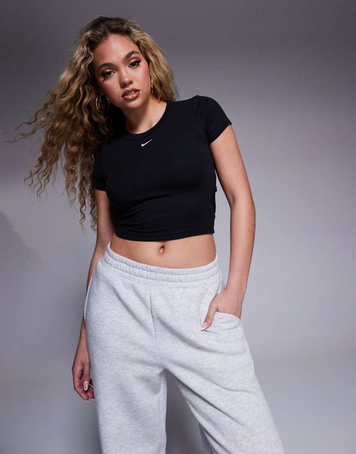 Chill ribbed T-shirt with cut-out back in black
