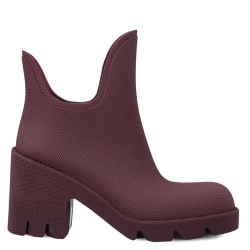 Water-Resistant Pebbled Rubber Boots