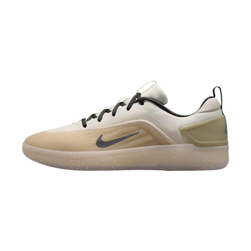 Nike SB Zoom Nyjah 4 Skate Shoes (Desert Khaki/Light Orewood Brown/Light Bone/Dark Smoke Grey)