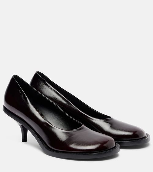 60 leather pumps