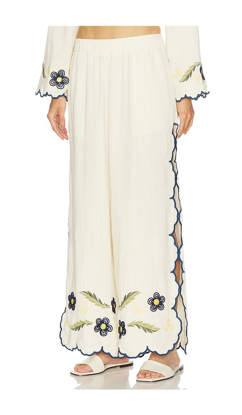 Agua Bendita Winter Pants in White. - L also in
