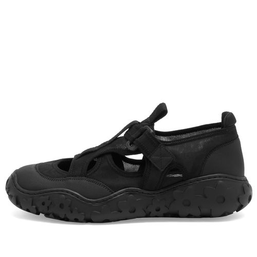 Women's Aria Sneaker in Black