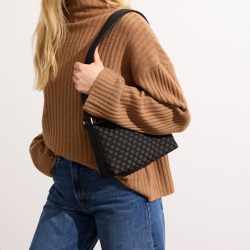 The Casual Crossbody in Black
