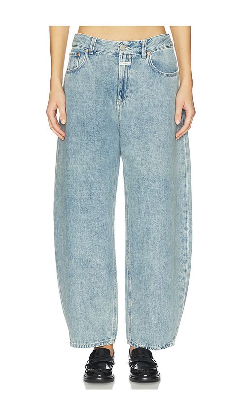 CLOSED Jazzie Barrel Jeans in Light Blue. 24 also