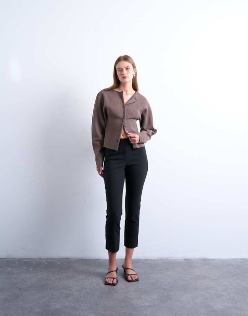 Bengaline 3/4 length capri in black
