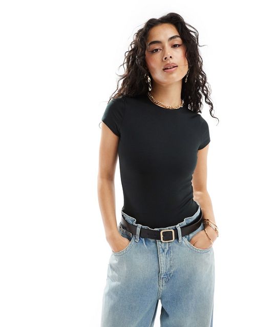 Short sleeve seamless bodysuit in black