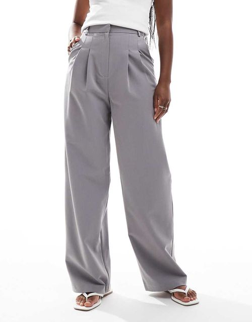 Tailored wide leg trouser in light grey