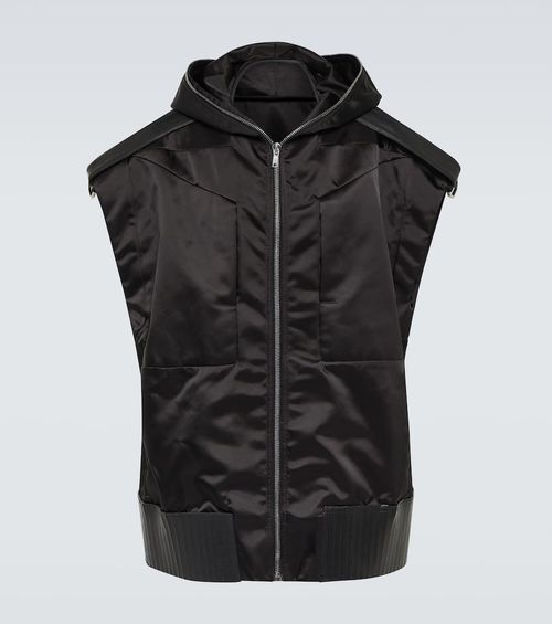 Technical vest