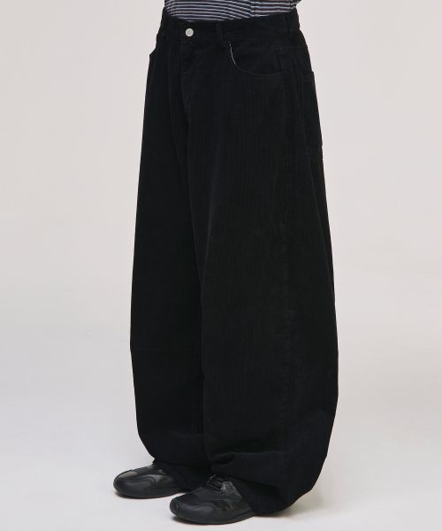 Wide Curved Dart Corduroy Pants