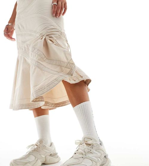 9060 sneakers with ribbon laces in beige - Exclusive to ASOS-Neutral