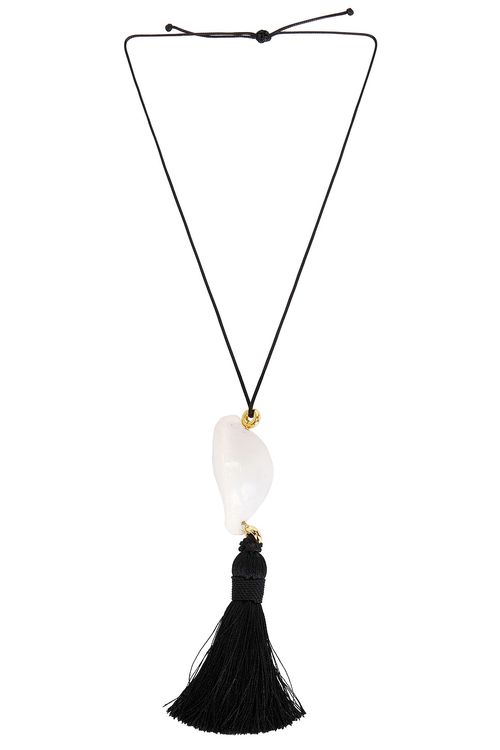 Timeless Pearly Conch Necklace in Multi - Black,White. a