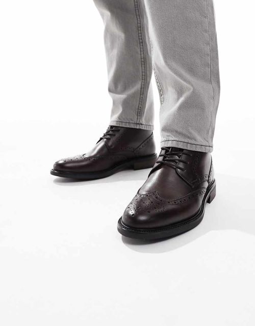 Brogue lace up boots in tan leather-Brown