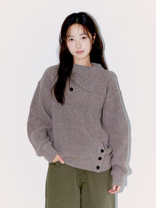 ASYMMETRIC TURTLENECK KNIT