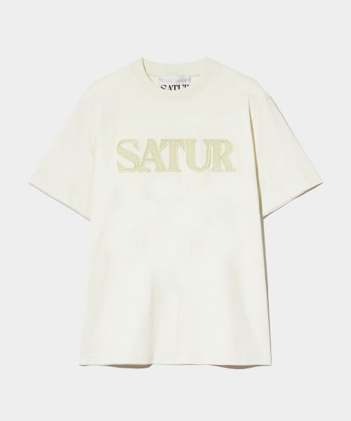 satur 남성 Logo Cross Stitch Short Sleeve T-Shirt Resort Ivory 