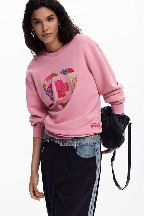 Sweatshirt with logo bead